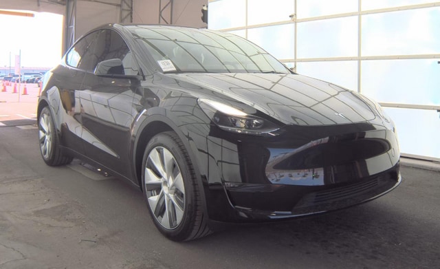 Used 2023 Tesla Model Y Long Range with VIN 7SAYGDEE9PA201479 for sale in Huntley, IL