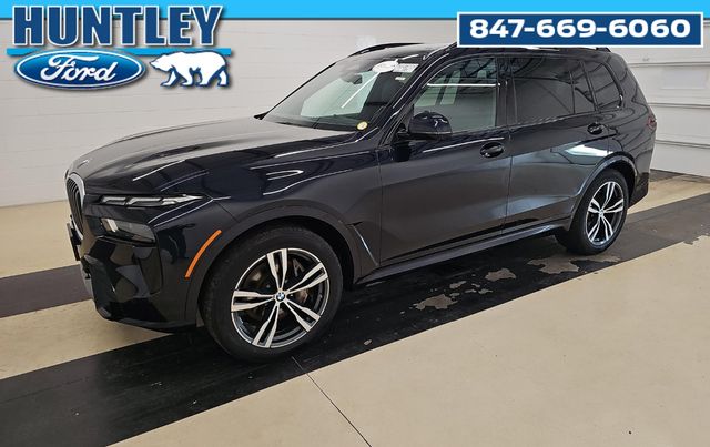 2023 BMW X7 xDrive40i's photo