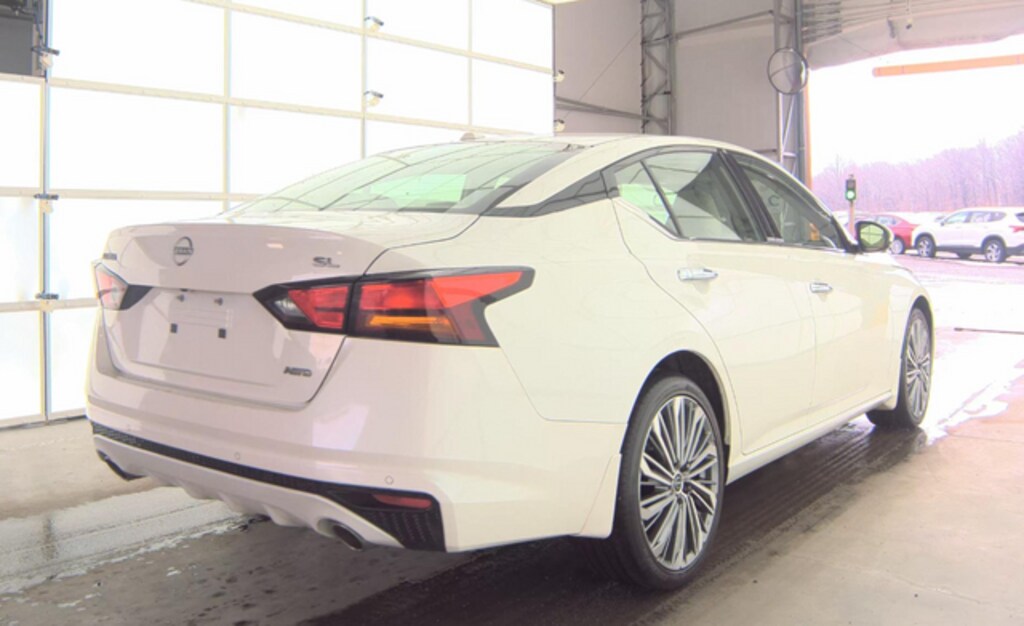 Used 2024 Nissan Altima 2.5 SL Sedan