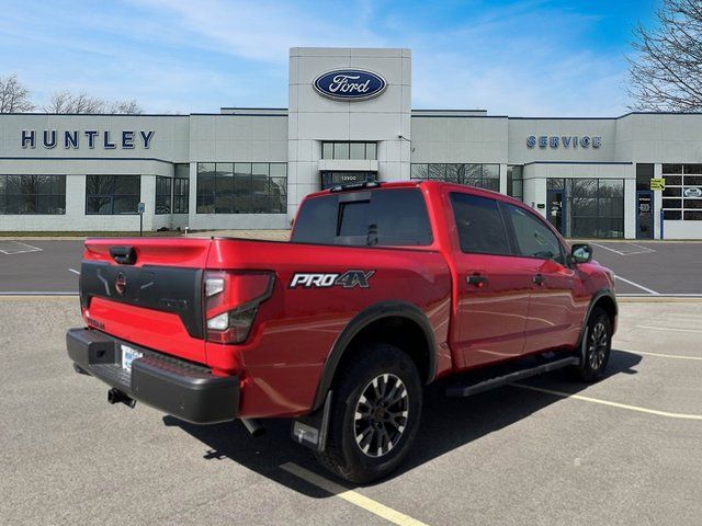 2024 Nissan Titan PRO-4X photo 3