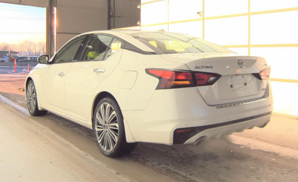Used 2023 Nissan Altima 2.5 SL Sedan