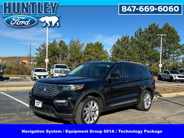 2022 Ford Explorer Platinum's photo