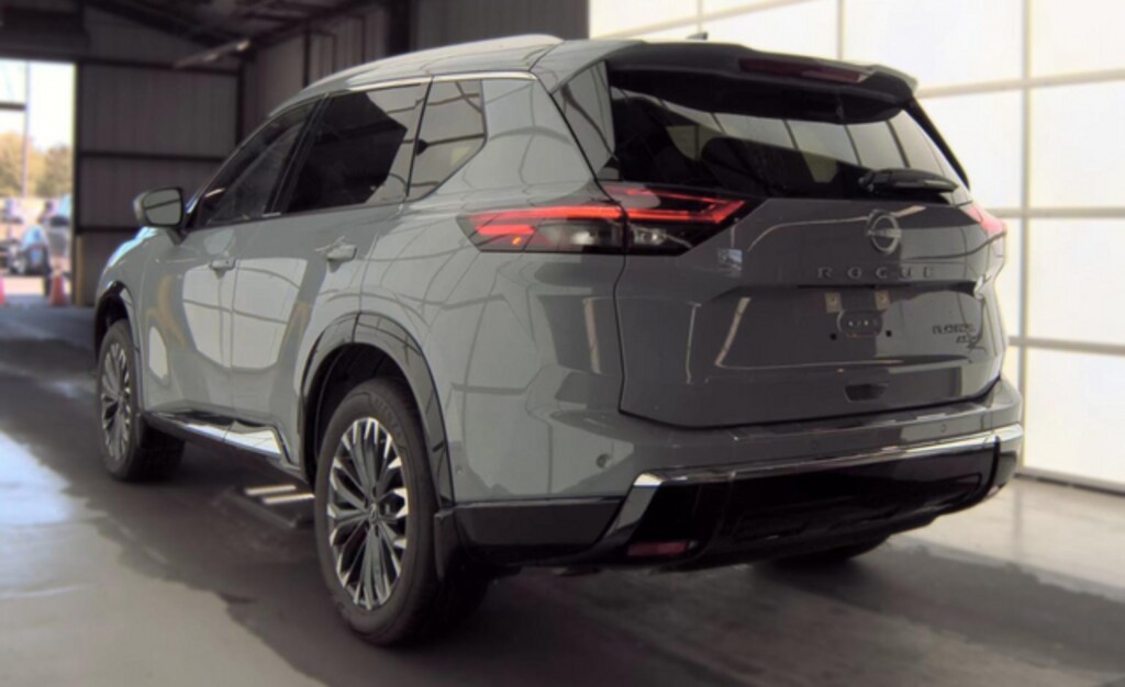 Used 2024 Nissan Rogue Platinum SUV