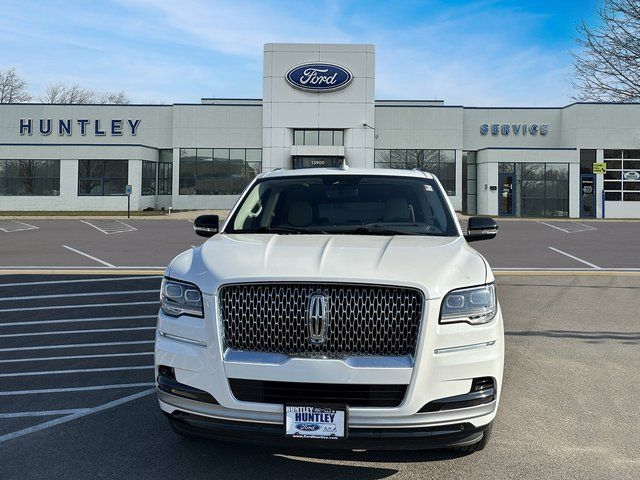 2023 Lincoln Navigator L Reserve photo 2