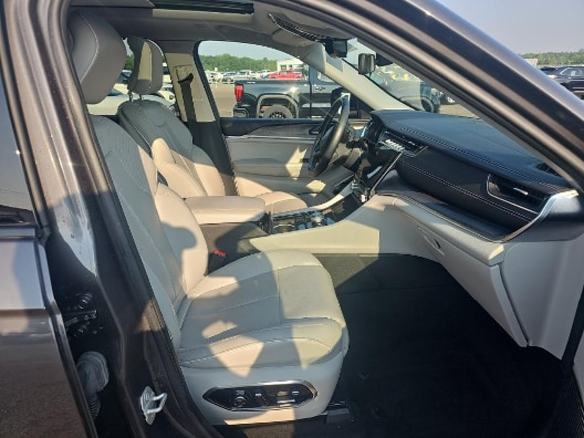 Used 2022 Jeep Grand Cherokee Overland with VIN 1C4RJHDG3N8599818 for sale in Huntley, IL