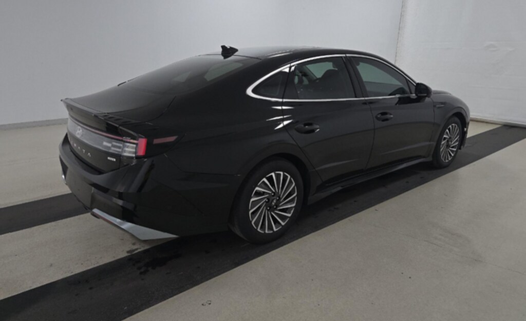 Used 2024 Hyundai Sonata Hybrid Limited Sedan
