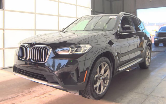 2023 BMW X3 xDrive30i's photo