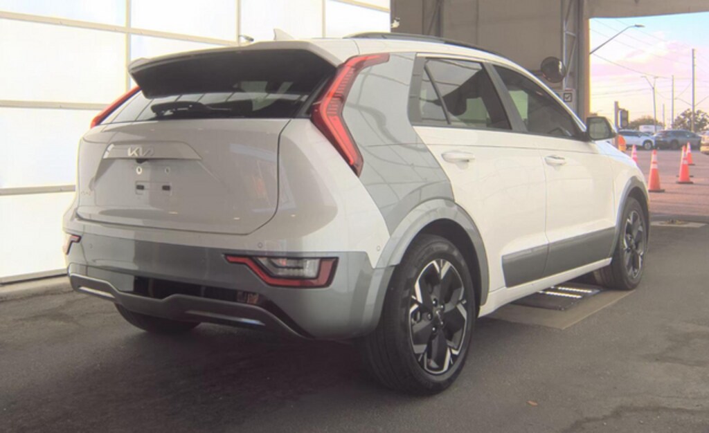 Used 2023 Kia Niro EV Wave SUV