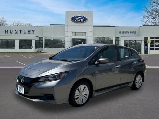 2025 Nissan Leaf S's photo