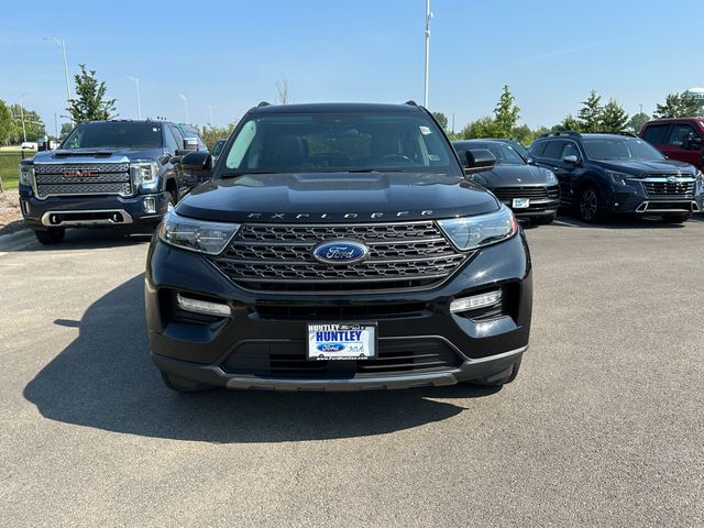 2023 Ford Explorer XLT photo 2