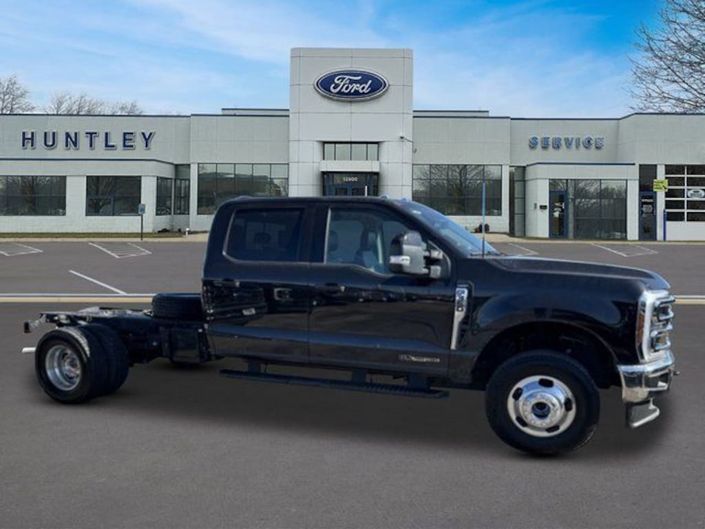 New 2024 Ford F-350SD Lariat Chassis