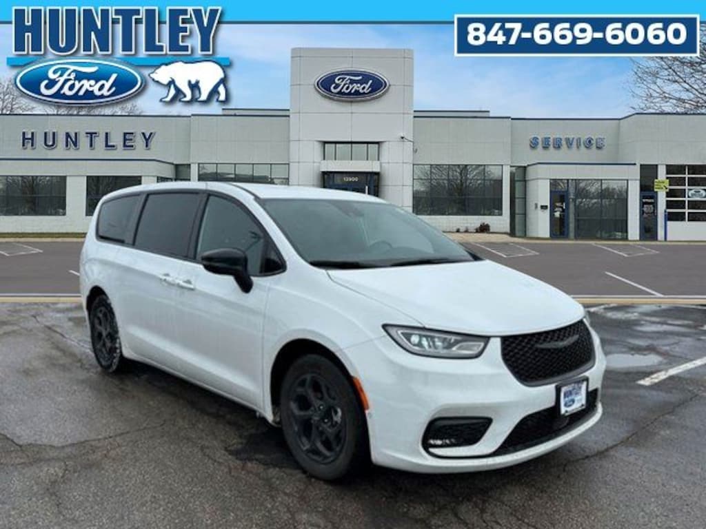 Used 2024 Chrysler Pacifica Hybrid Select Minivan/Van