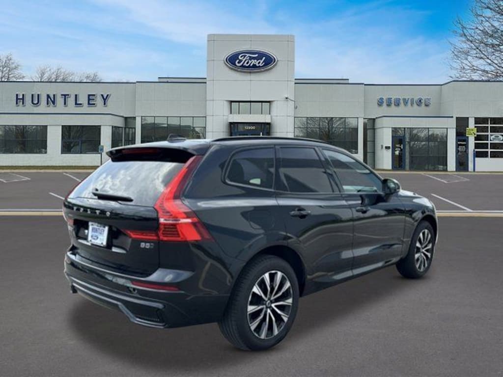 Used 2025 Volvo XC60 B5 Core SUV
