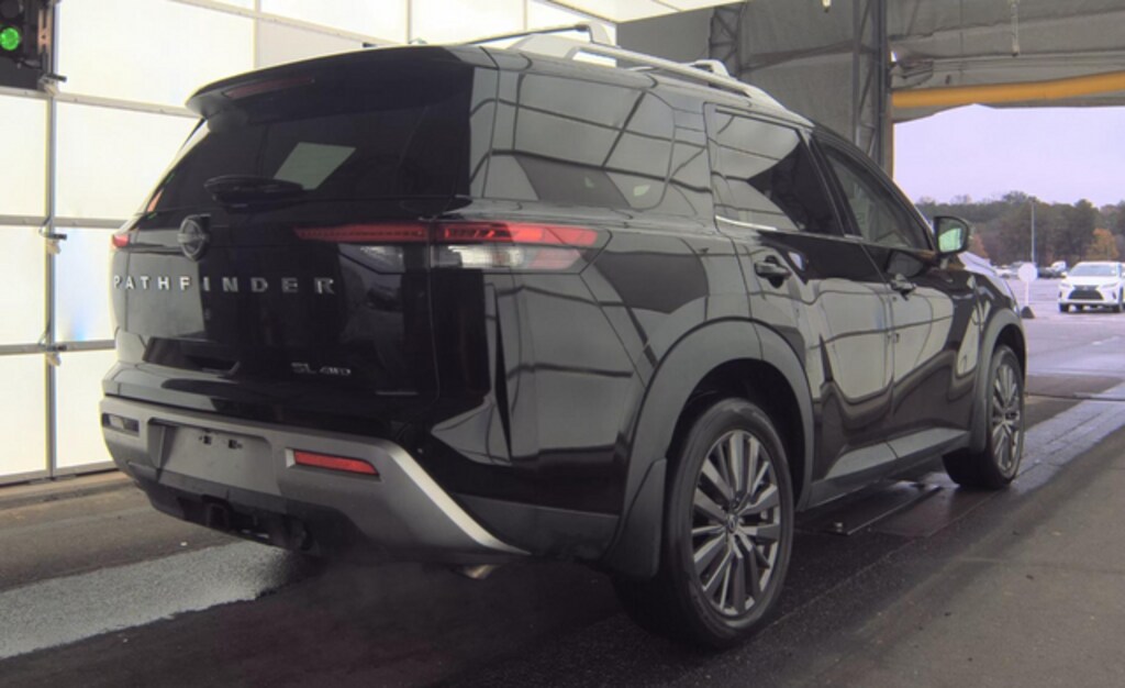 Used 2023 Nissan Pathfinder SL SUV