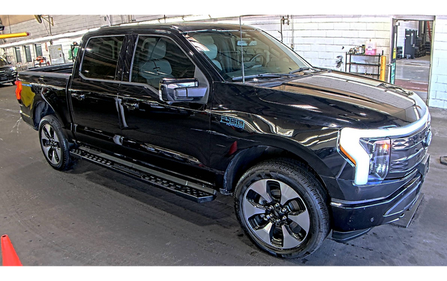 Used 2024 Ford F-150 Lightning Platinum with VIN 1FT6W7L75RWG13364 for sale in Huntley, IL