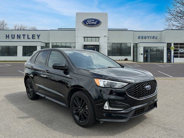 2022 Ford Edge ST photo 3