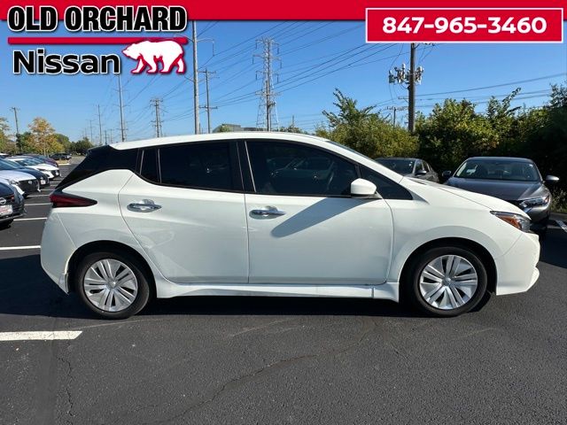 2024 Nissan Leaf S photo 4