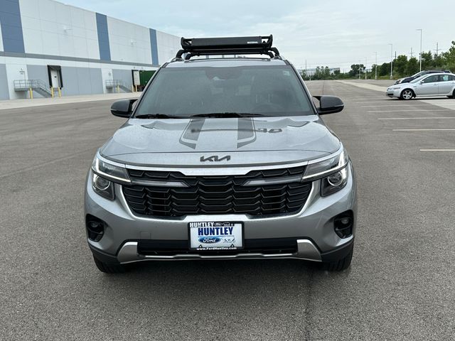 2024 Kia Seltos EX photo 2