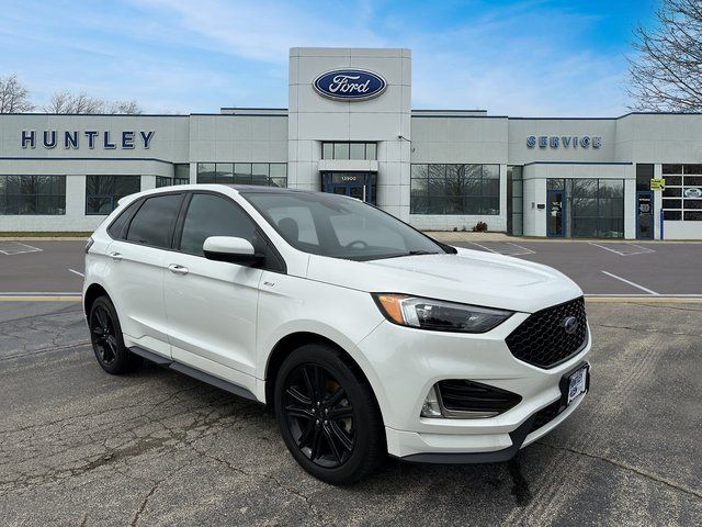 2022 Ford Edge ST photo 3