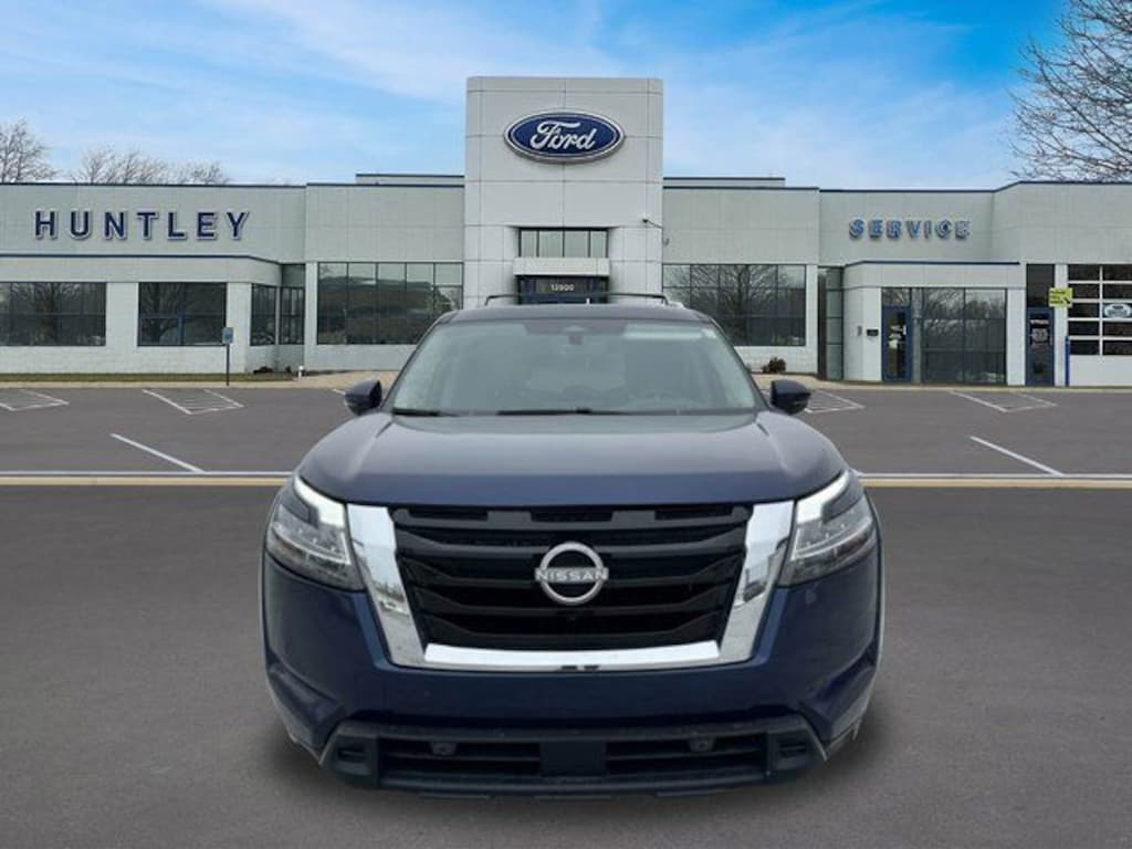 Used 2024 Nissan Pathfinder Platinum SUV