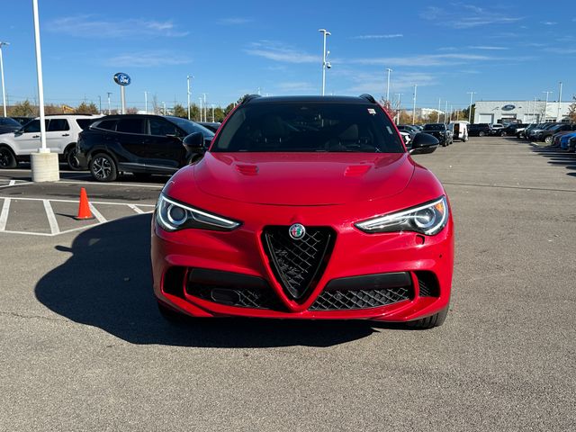 2022 Alfa Romeo Stelvio Quadrifoglio photo 2