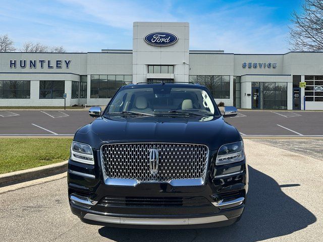 2021 Lincoln Navigator Black Label photo 2