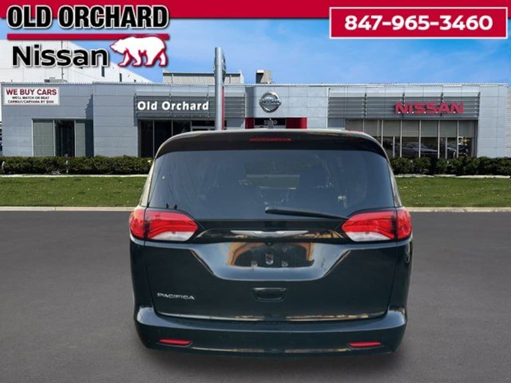 Used 2017 Chrysler Pacifica Touring Minivan/Van