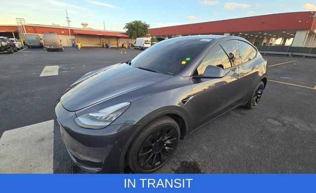 2022 Tesla Model Y Long Range's photo