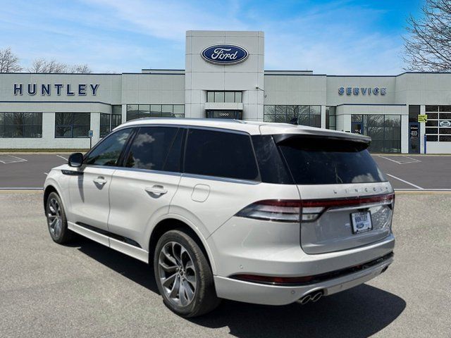 2021 Lincoln Aviator Grand Touring photo 3