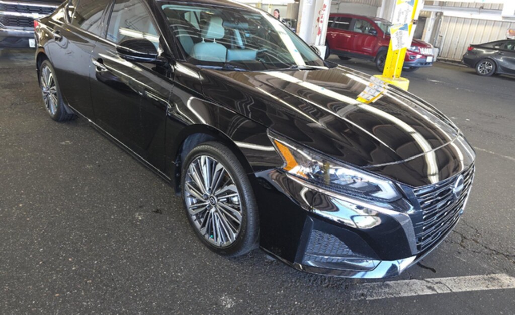 Used 2023 Nissan Altima 2.5 SL Sedan