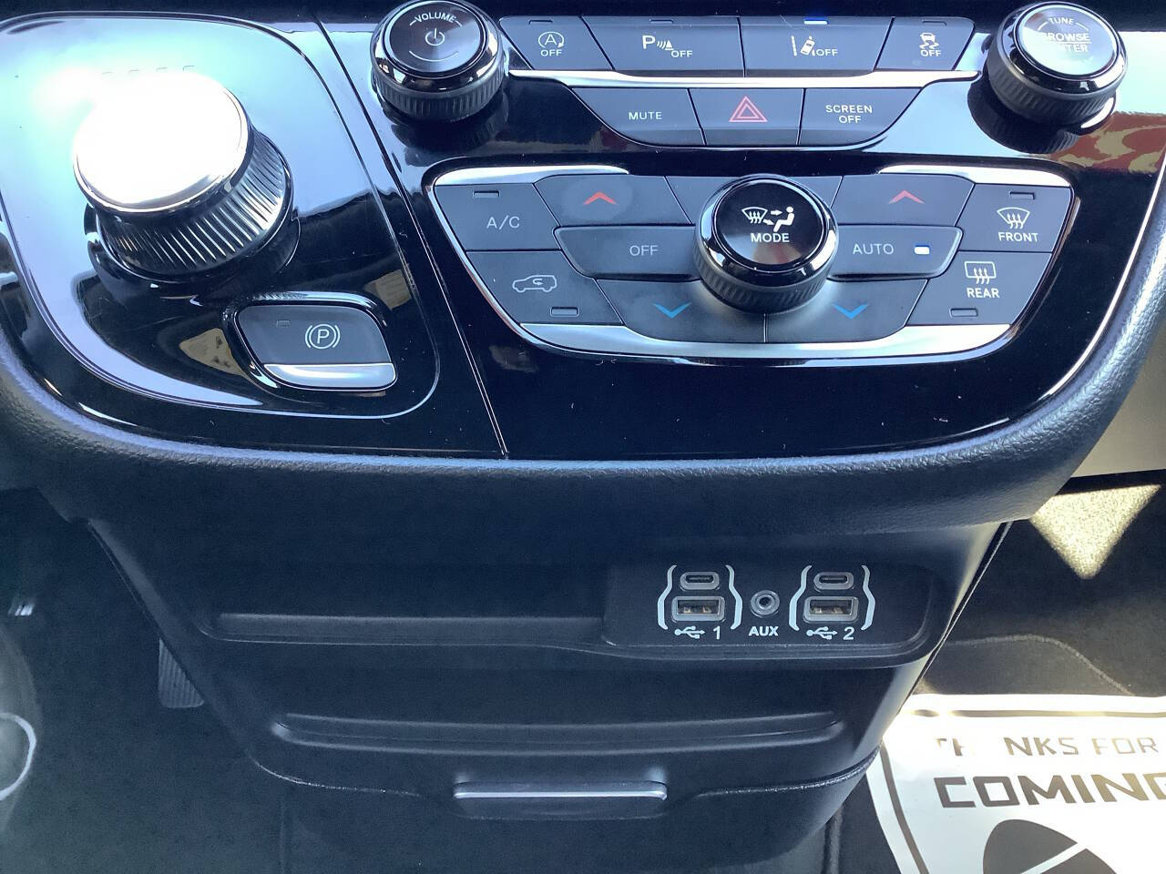 2025 Chrysler Pacifica Select - Photo 22