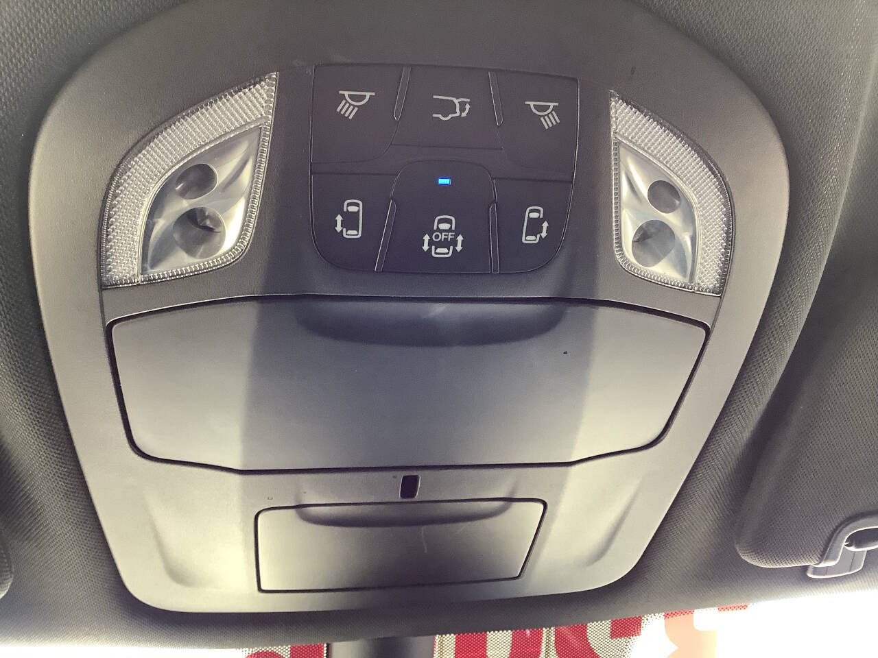 2025 Chrysler Pacifica Select - Photo 25