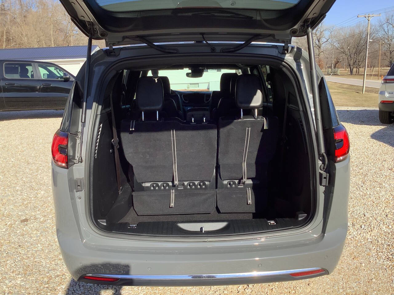 2025 Chrysler Pacifica Select - Photo 9