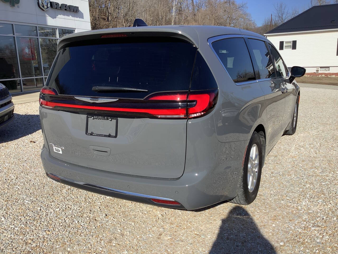 2025 Chrysler Pacifica Select - Photo 8