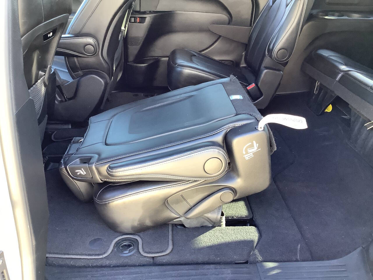 2025 Chrysler Pacifica Select - Photo 27
