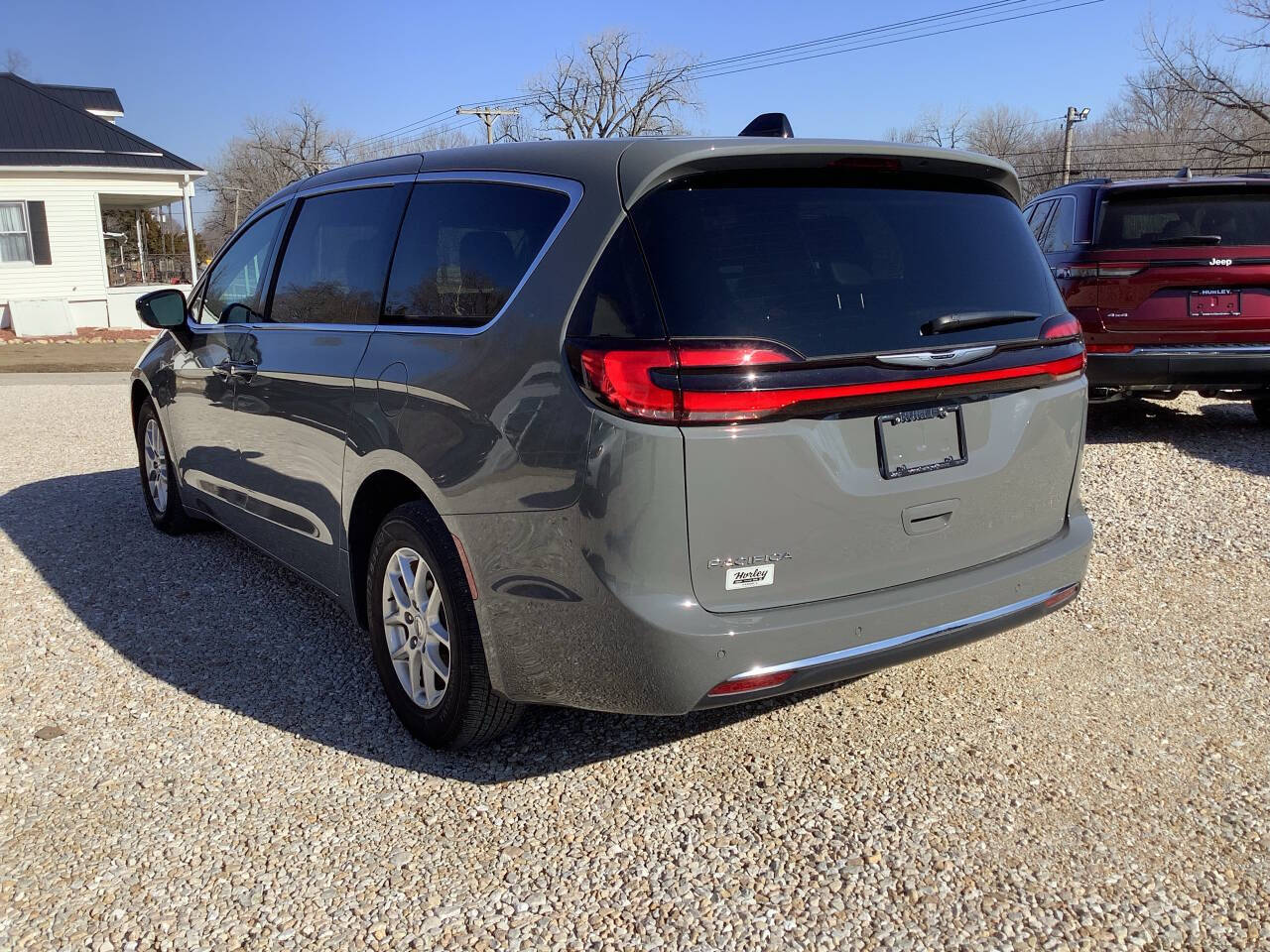 2025 Chrysler Pacifica Select - Photo 6