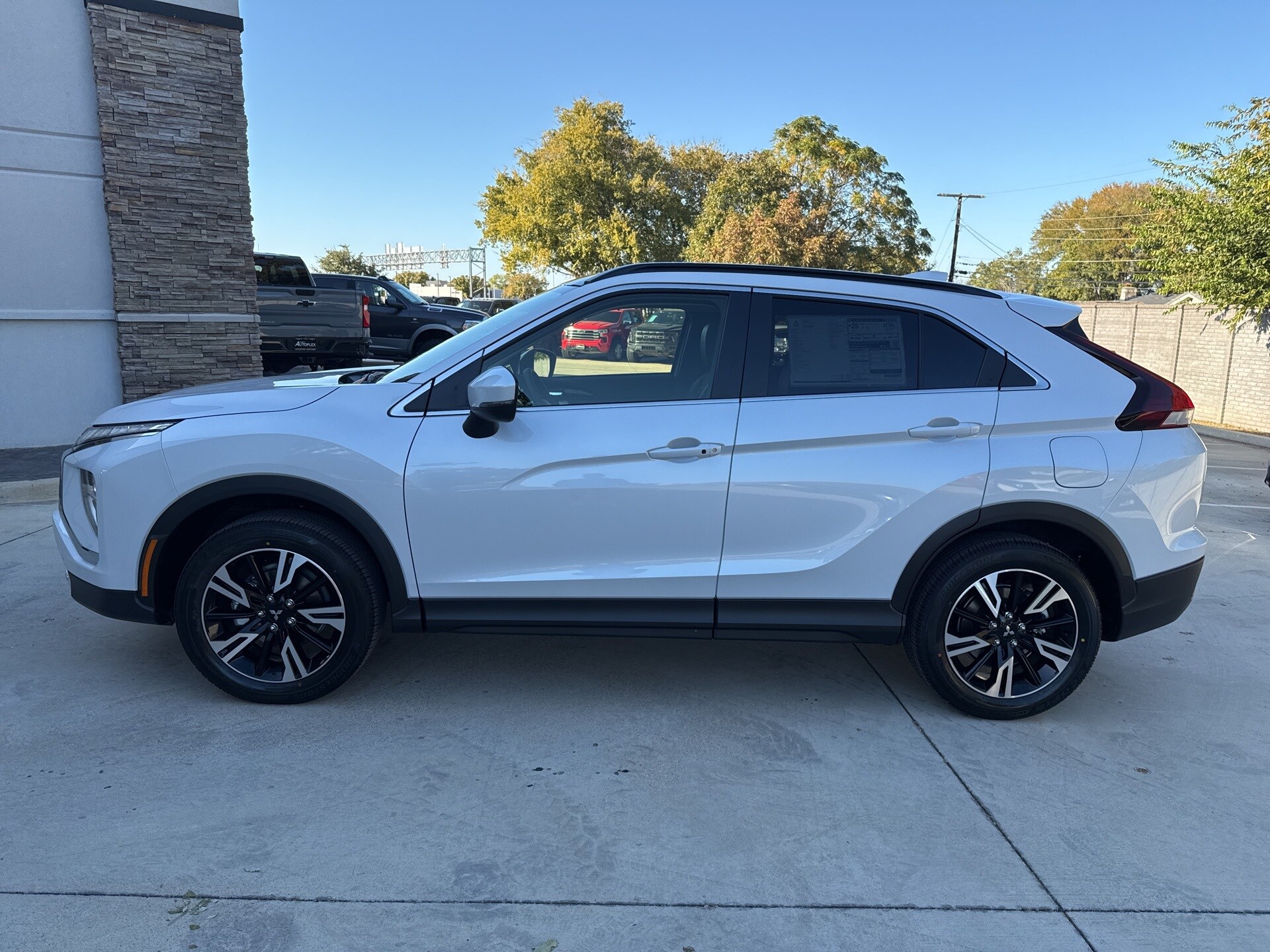 2026 Mitsubishi Eclipse Cross SE photo 3