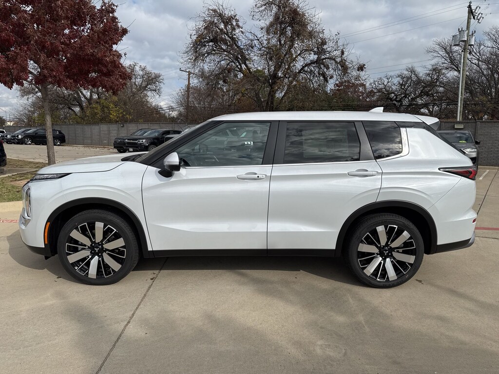 New 2026 Mitsubishi Outlander SE SUV