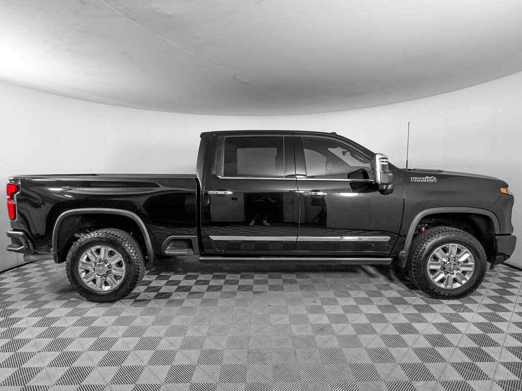 Used 2025 Chevrolet Silverado 2500 HD High Country Truck Crew Cab