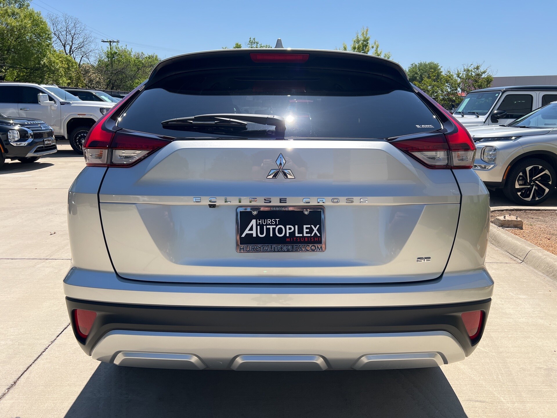 2025 Mitsubishi Eclipse Cross SE photo 2