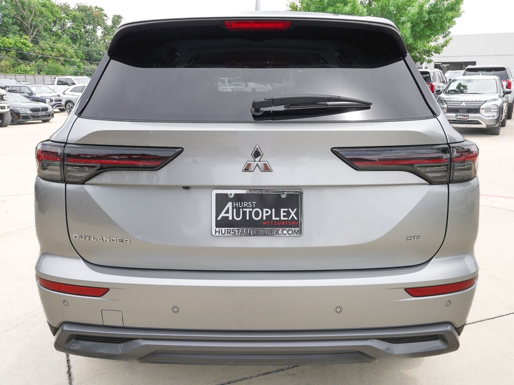 New 2026 Mitsubishi Outlander SE SUV