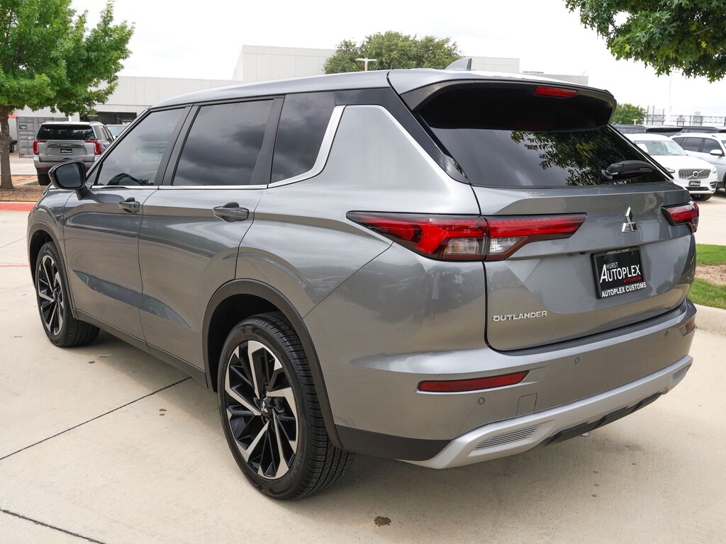 Used 2024 Mitsubishi Outlander SE SUV