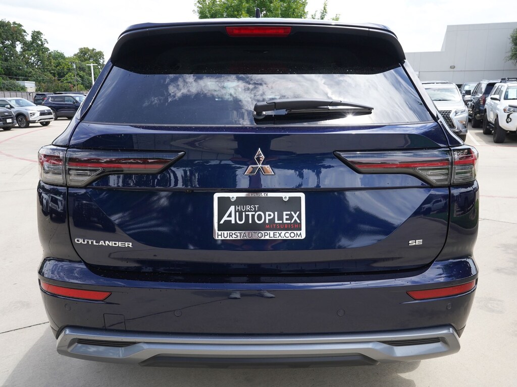 New 2026 Mitsubishi Outlander SE SUV