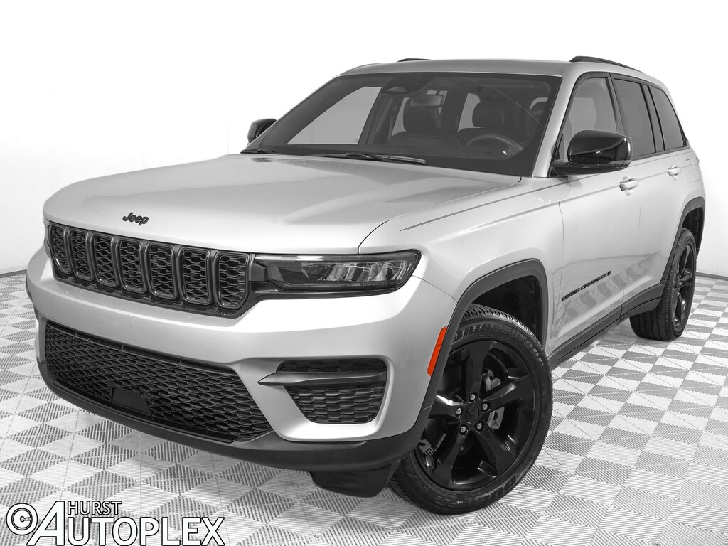 Used 2023 Jeep Grand Cherokee Laredo SUV