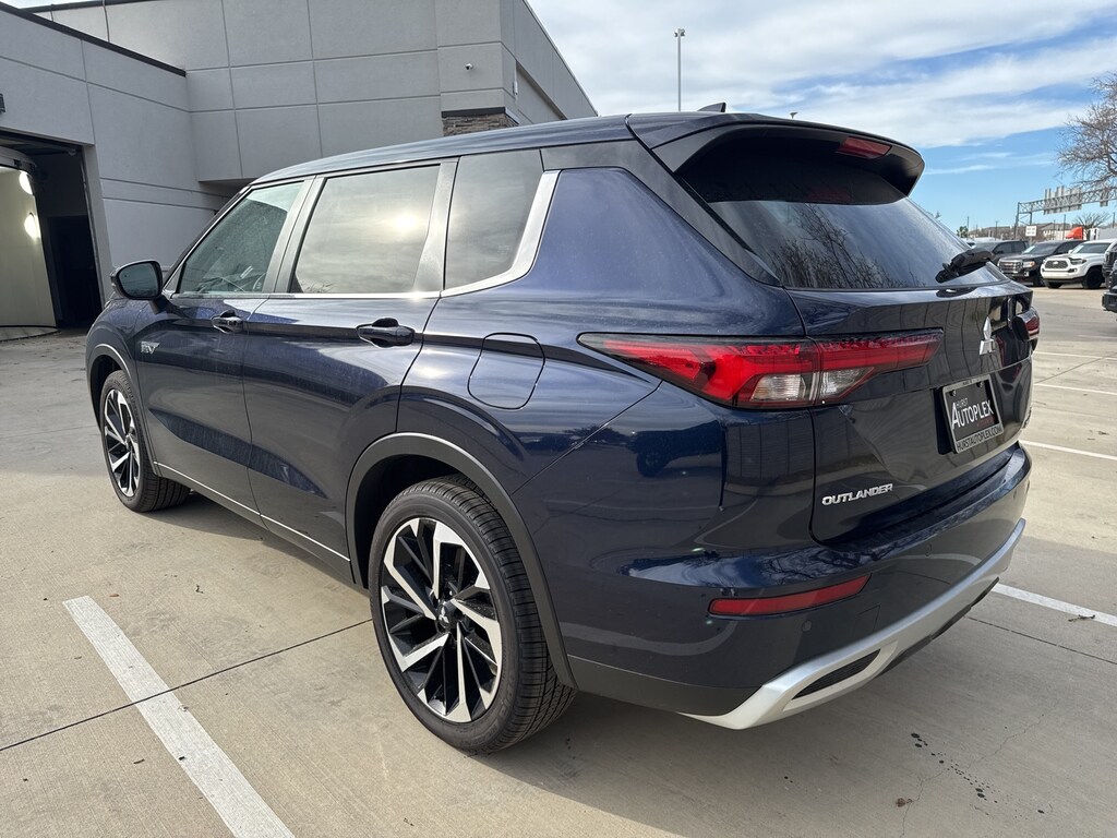 New 2025 Mitsubishi Outlander PHEV SE SUV