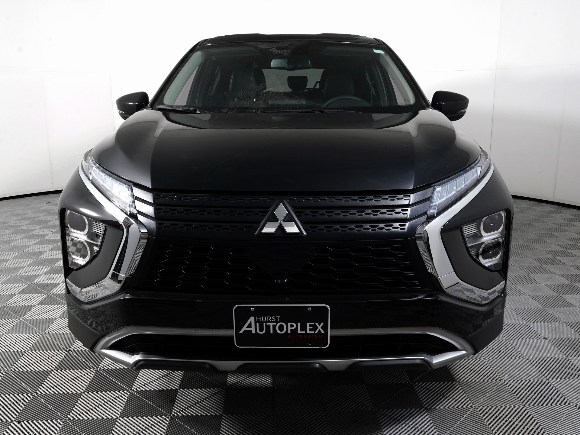 Used 2022 Mitsubishi Eclipse Cross SE with VIN JA4ATWAA8NZ005840 for sale in Hurst, TX