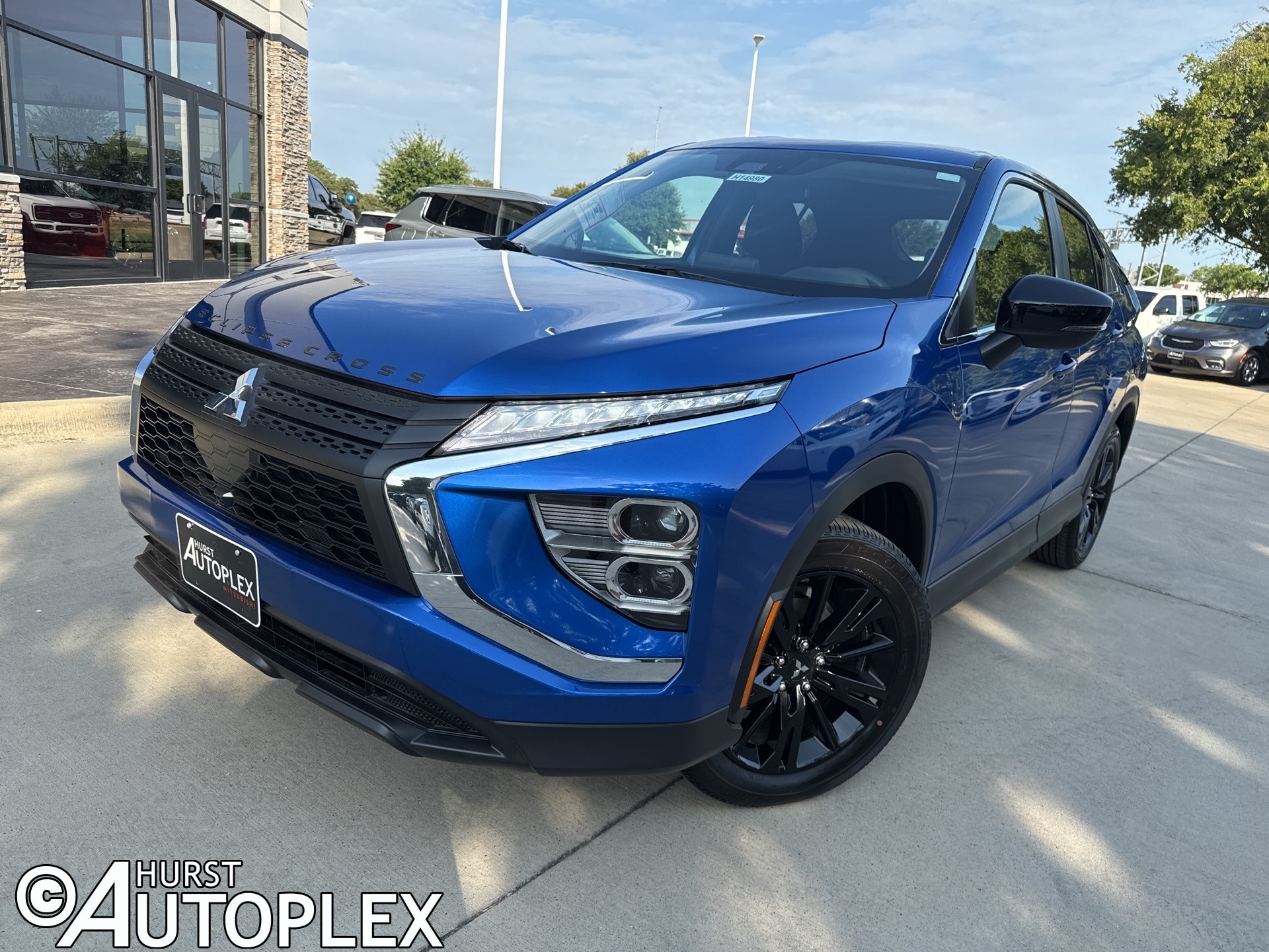 2025 Mitsubishi Eclipse Cross LE's photo