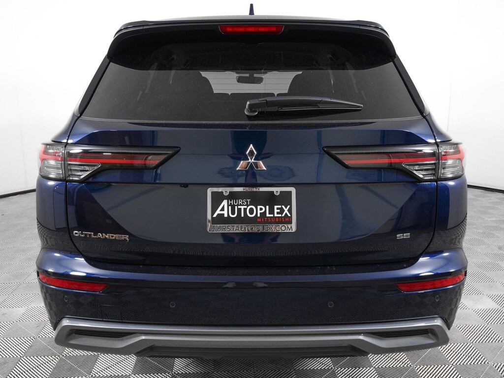 New 2026 Mitsubishi Outlander SE SUV