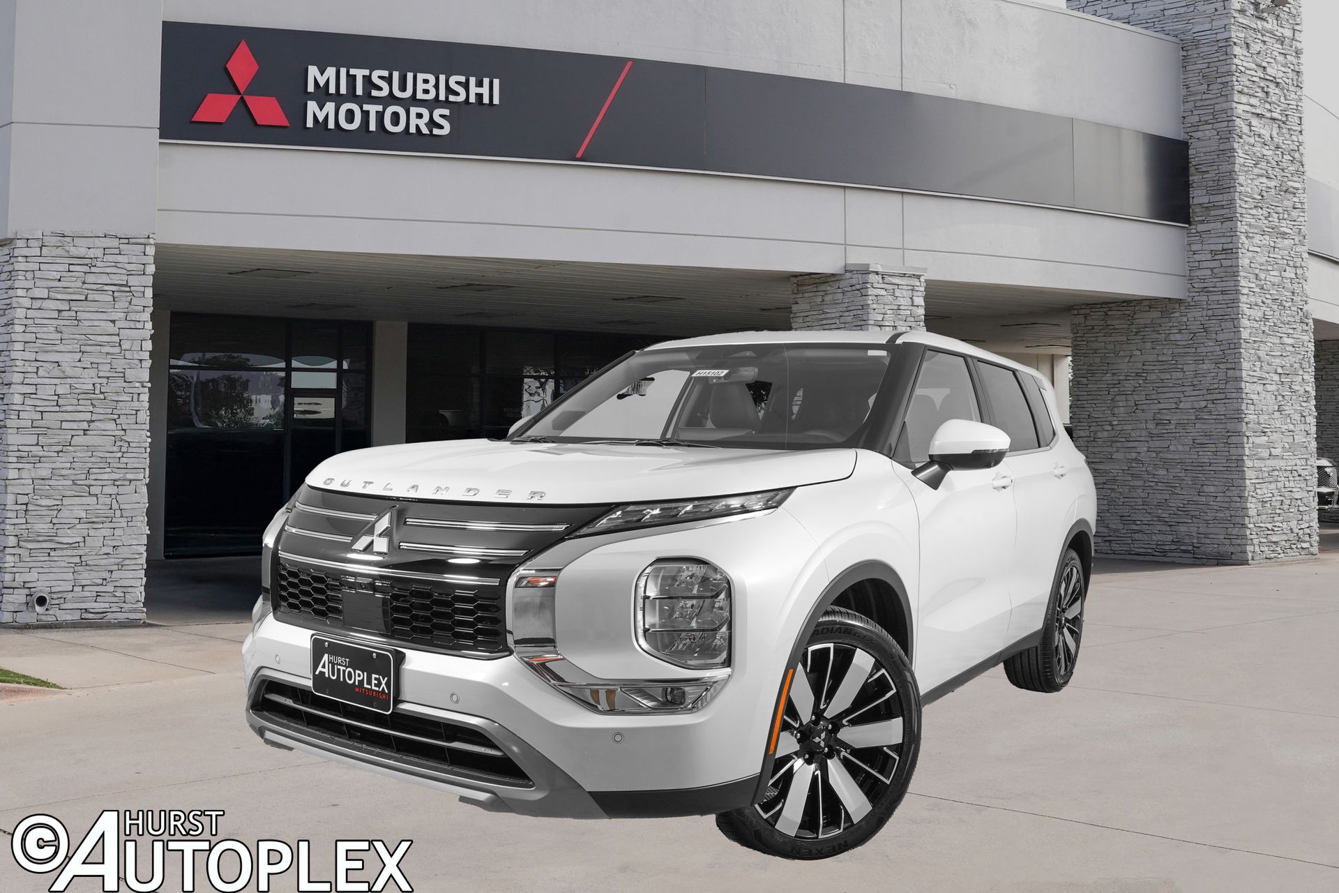 New 2026 Mitsubishi Outlander SE