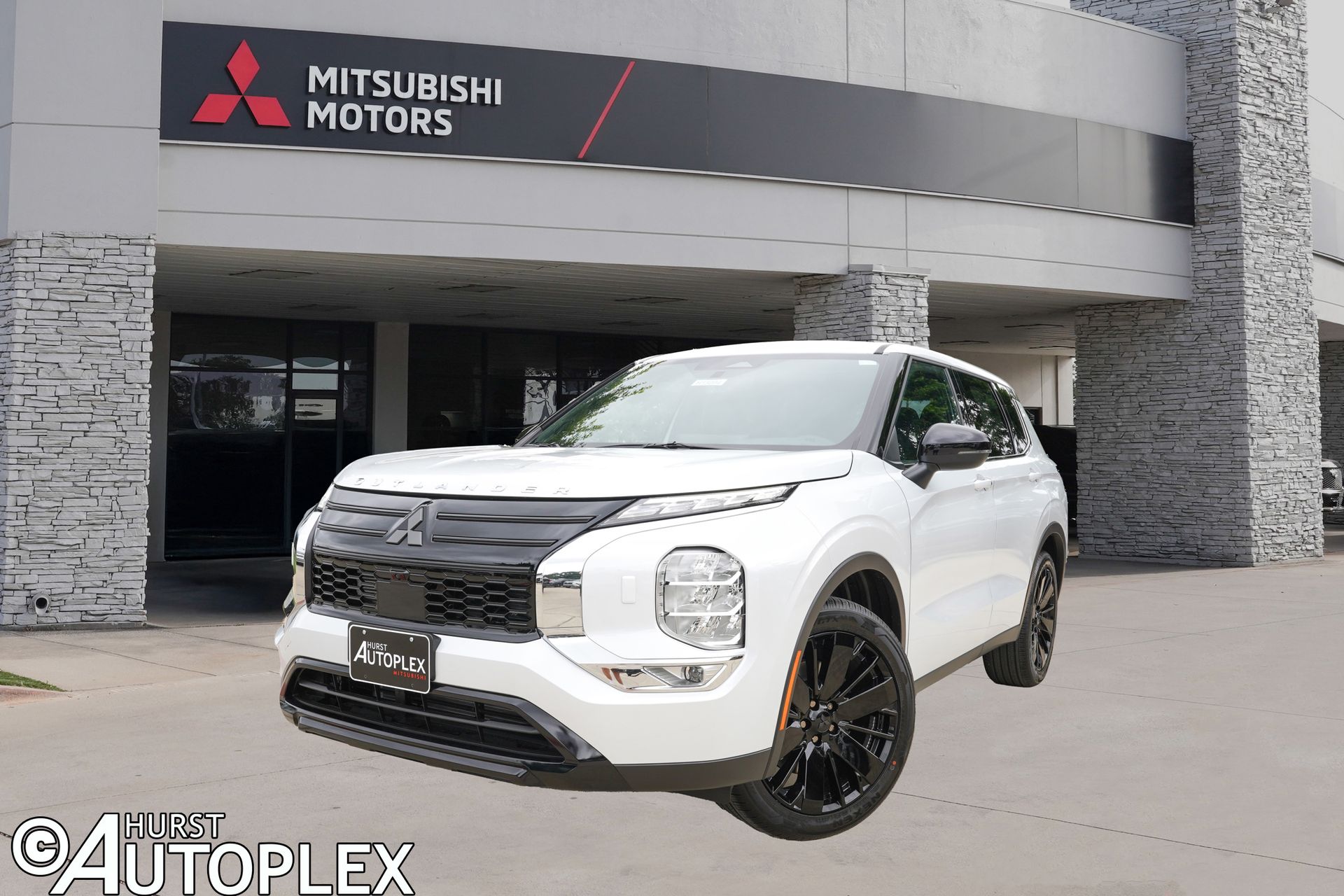 2026 Mitsubishi Outlander LE S-AWC's photo